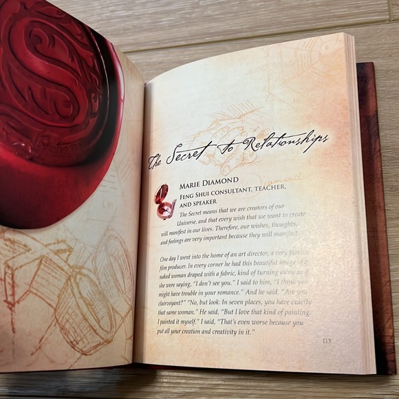 The Secret book by Rhonda Byrne - Picture 4 of 5
